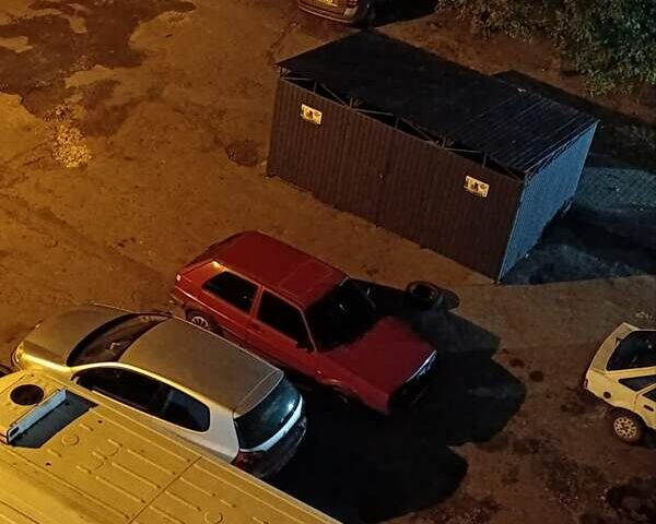 Красный Фольксваген Гольф, объемом двигателя 1.27 л и пробегом 357 тыс. км за 1600 $, фото 1 на Automoto.ua