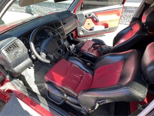 Фольксваген Гольф 1992 в Дрогобыче на Automoto.ua Красный Фольксваген Гольф, объемом двигателя 2 л и пробегом 200 тыс. км за 2000 $, фото 4 на Automoto.ua