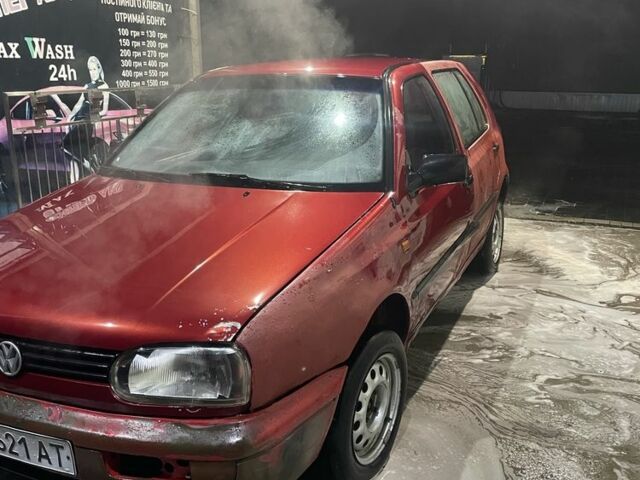 Красный Фольксваген Гольф, объемом двигателя 1.4 л и пробегом 294 тыс. км за 950 $, фото 12 на Automoto.ua