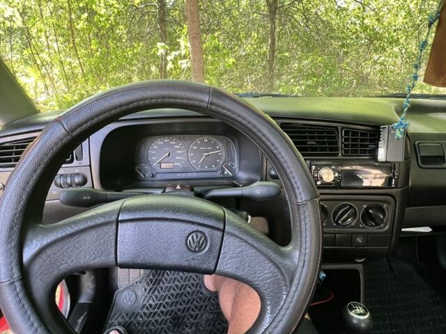 Червоний Фольксваген Гольф, об'ємом двигуна 1.9 л та пробігом 300 тис. км за 1950 $, фото 5 на Automoto.ua