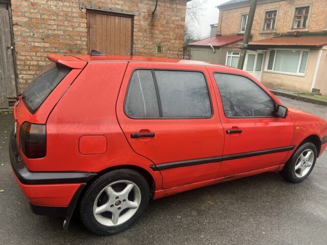 Червоний Фольксваген Гольф, об'ємом двигуна 2 л та пробігом 300 тис. км за 2200 $, фото 1 на Automoto.ua