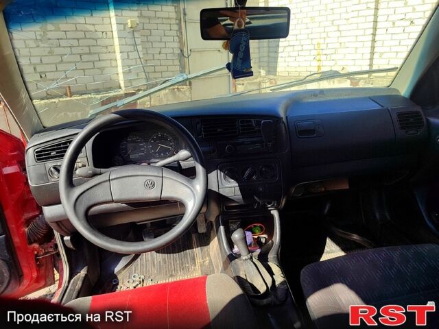 Червоний Фольксваген Гольф, об'ємом двигуна 1.4 л та пробігом 0 тис. км за 750 $, фото 5 на Automoto.ua