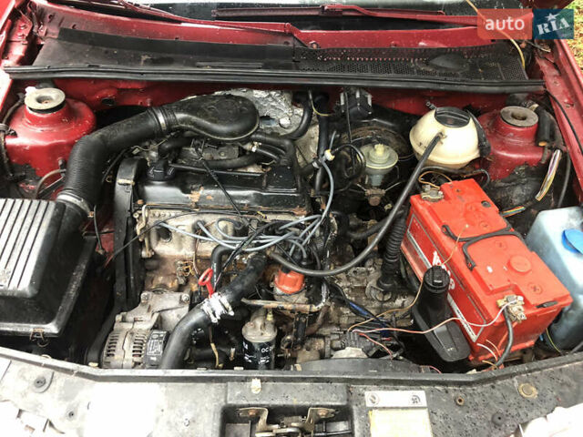 Червоний Фольксваген Гольф, об'ємом двигуна 1.78 л та пробігом 294 тис. км за 1550 $, фото 7 на Automoto.ua