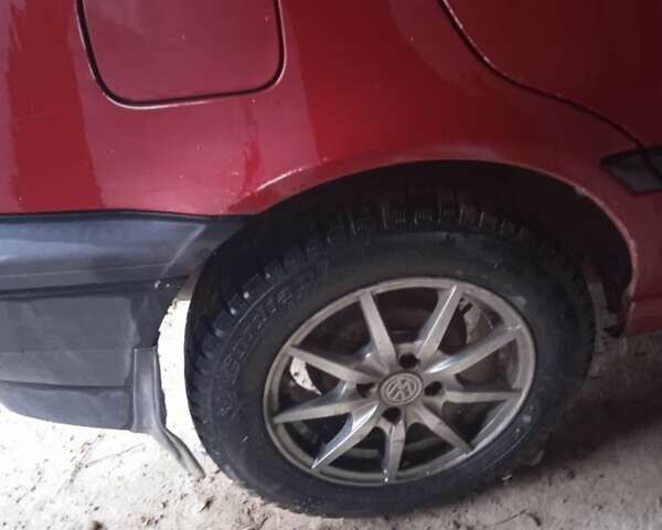 Фольксваген Гольф 1993 в Черновцах на Automoto.ua Красный Фольксваген Гольф, объемом двигателя 1.39 л и пробегом 234 тыс. км за 1200 $, фото 5 на Automoto.ua