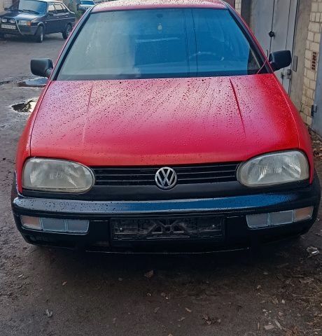 Червоний Фольксваген Гольф, об'ємом двигуна 0 л та пробігом 200 тис. км за 1600 $, фото 5 на Automoto.ua