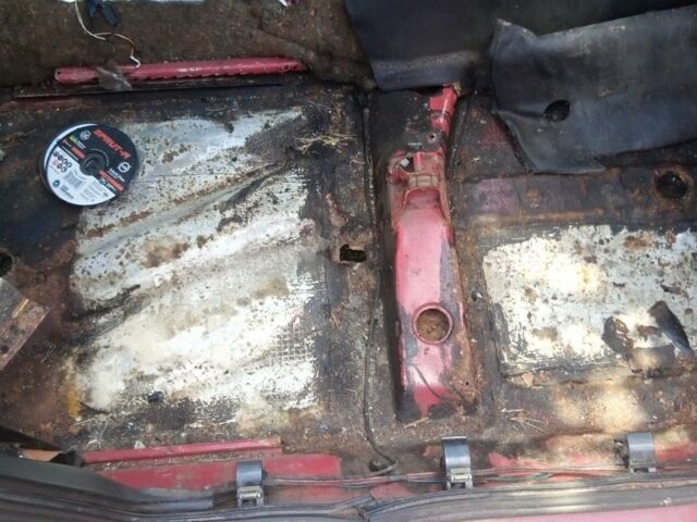 Фольксваген Гольф 1994 у Вышгороде на Automoto.ua Червоний Фольксваген Гольф, об'ємом двигуна 0 л та пробігом 100 тис. км за 642 $, фото 11 на Automoto.ua