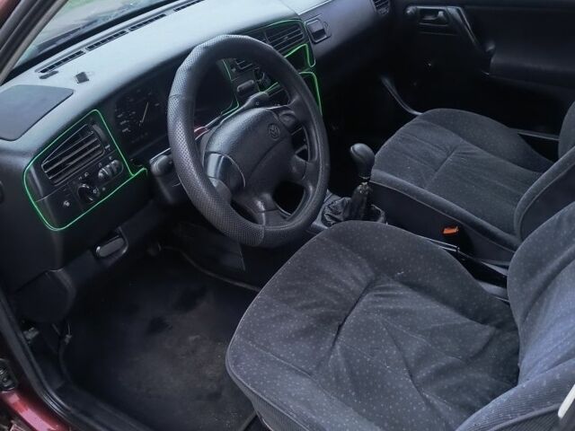 Красный Фольксваген Гольф, объемом двигателя 1.9 л и пробегом 197 тыс. км за 1000 $, фото 7 на Automoto.ua