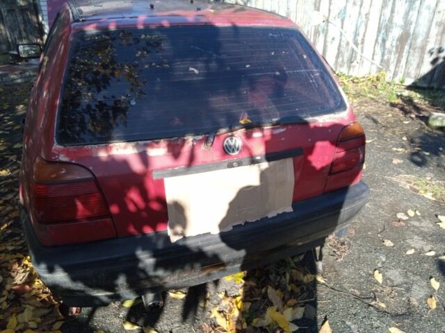 Фольксваген Гольф 1994 у Вышгороде на Automoto.ua Червоний Фольксваген Гольф, об'ємом двигуна 0 л та пробігом 100 тис. км за 642 $, фото 9 на Automoto.ua
