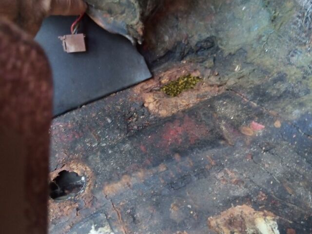 Фольксваген Гольф 1994 у Вышгороде на Automoto.ua Червоний Фольксваген Гольф, об'ємом двигуна 0 л та пробігом 100 тис. км за 642 $, фото 10 на Automoto.ua