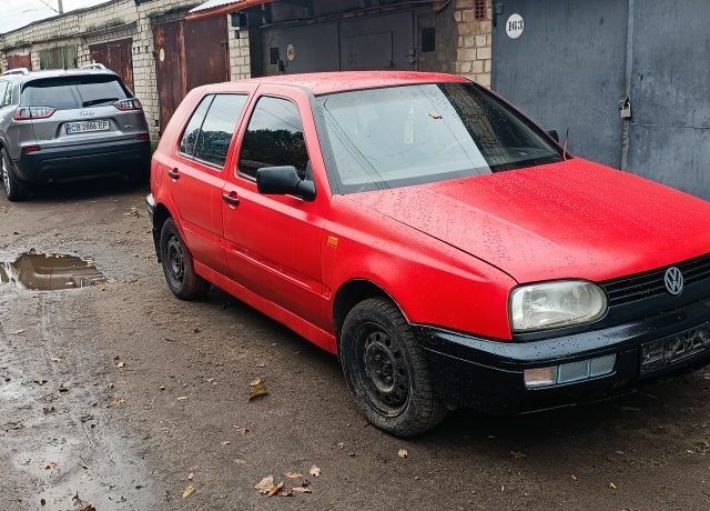 Червоний Фольксваген Гольф, об'ємом двигуна 0 л та пробігом 200 тис. км за 1600 $, фото 3 на Automoto.ua
