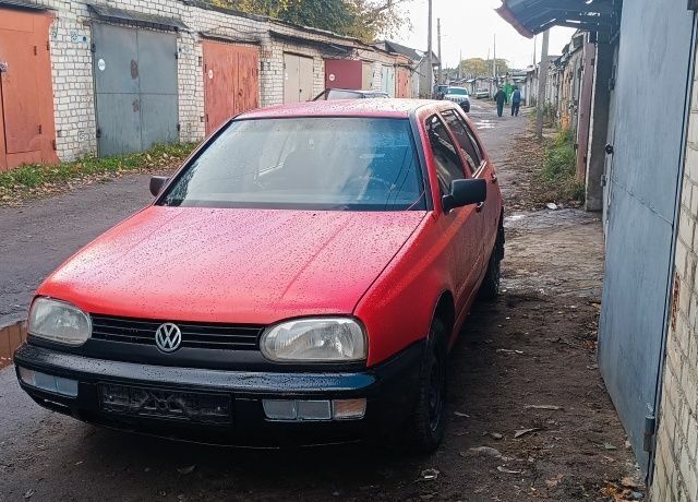 Червоний Фольксваген Гольф, об'ємом двигуна 0 л та пробігом 200 тис. км за 1600 $, фото 6 на Automoto.ua