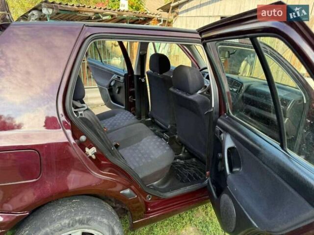 Красный Фольксваген Гольф, объемом двигателя 1.78 л и пробегом 350 тыс. км за 3300 $, фото 1 на Automoto.ua