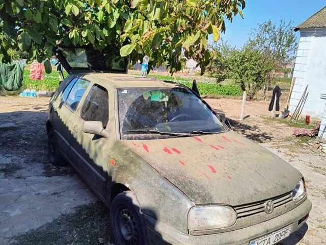 Красный Фольксваген Гольф, объемом двигателя 0 л и пробегом 175 тыс. км за 286 $, фото 1 на Automoto.ua