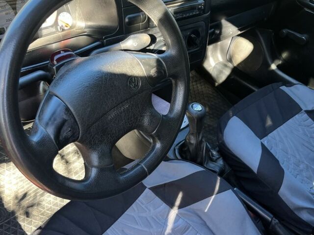 Червоний Фольксваген Гольф, об'ємом двигуна 1.6 л та пробігом 135 тис. км за 2200 $, фото 4 на Automoto.ua