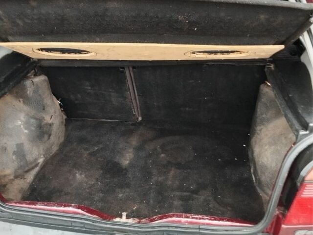 Красный Фольксваген Гольф, объемом двигателя 1.4 л и пробегом 265 тыс. км за 1500 $, фото 7 на Automoto.ua