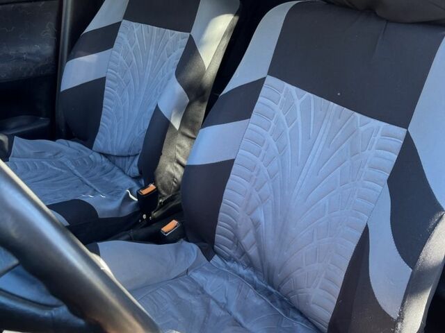 Червоний Фольксваген Гольф, об'ємом двигуна 1.6 л та пробігом 135 тис. км за 2200 $, фото 5 на Automoto.ua