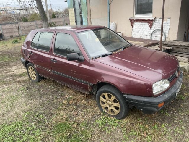 Красный Фольксваген Гольф, объемом двигателя 1.8 л и пробегом 380 тыс. км за 700 $, фото 6 на Automoto.ua