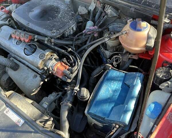 Червоний Фольксваген Гольф, об'ємом двигуна 1.6 л та пробігом 135 тис. км за 2200 $, фото 2 на Automoto.ua