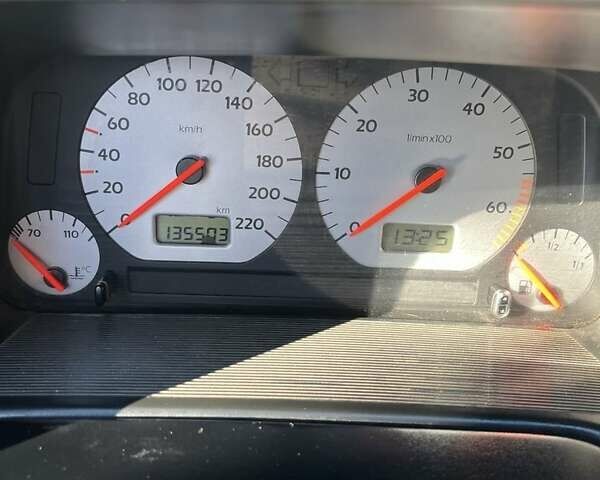 Червоний Фольксваген Гольф, об'ємом двигуна 1.6 л та пробігом 135 тис. км за 2200 $, фото 5 на Automoto.ua