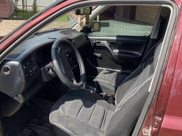 Красный Фольксваген Гольф, объемом двигателя 1.8 л и пробегом 79 тыс. км за 1990 $, фото 1 на Automoto.ua