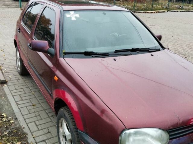 Красный Фольксваген Гольф, объемом двигателя 1.4 л и пробегом 265 тыс. км за 1500 $, фото 4 на Automoto.ua