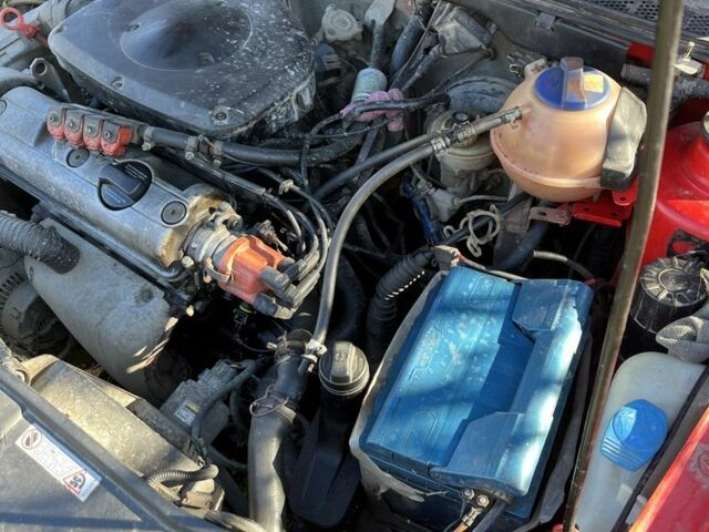 Червоний Фольксваген Гольф, об'ємом двигуна 1.6 л та пробігом 135 тис. км за 2200 $, фото 3 на Automoto.ua