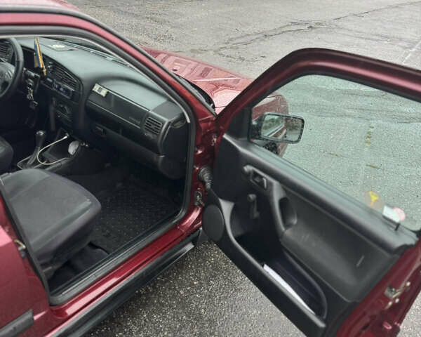 Красный Фольксваген Гольф, объемом двигателя 1.4 л и пробегом 125 тыс. км за 3500 $, фото 10 на Automoto.ua