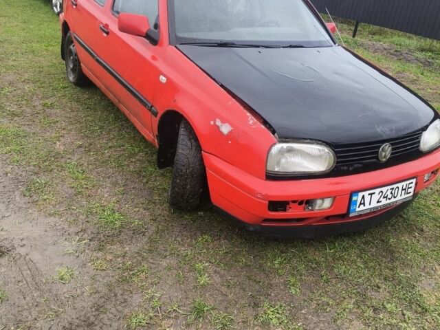 Красный Фольксваген Гольф, объемом двигателя 1.6 л и пробегом 320 тыс. км за 1200 $, фото 2 на Automoto.ua