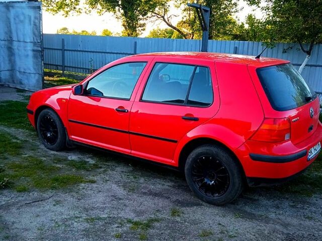Красный Фольксваген Гольф, объемом двигателя 1.4 л и пробегом 0 тыс. км за 3300 $, фото 3 на Automoto.ua