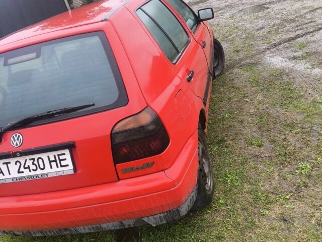 Красный Фольксваген Гольф, объемом двигателя 1.6 л и пробегом 320 тыс. км за 1200 $, фото 1 на Automoto.ua