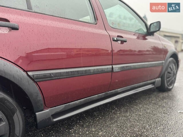 Красный Фольксваген Гольф, объемом двигателя 1.4 л и пробегом 125 тыс. км за 3500 $, фото 8 на Automoto.ua