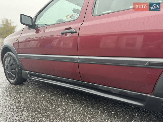 Красный Фольксваген Гольф, объемом двигателя 1.4 л и пробегом 125 тыс. км за 3500 $, фото 7 на Automoto.ua