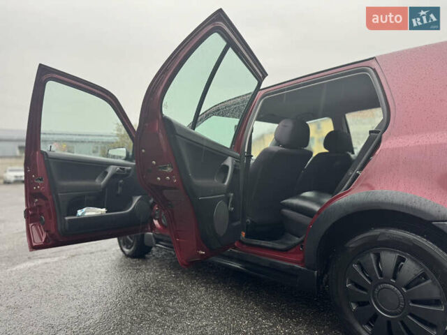 Красный Фольксваген Гольф, объемом двигателя 1.4 л и пробегом 125 тыс. км за 3500 $, фото 14 на Automoto.ua