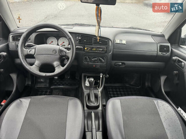 Красный Фольксваген Гольф, объемом двигателя 1.4 л и пробегом 125 тыс. км за 3500 $, фото 15 на Automoto.ua