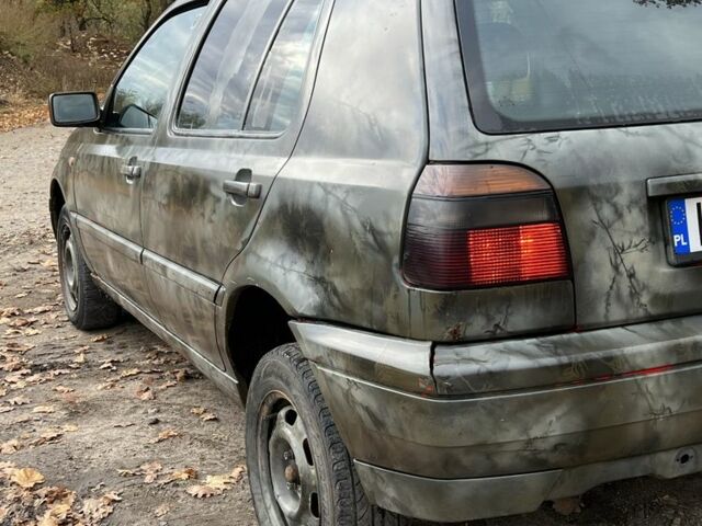 Красный Фольксваген Гольф, объемом двигателя 0 л и пробегом 24 тыс. км за 799 $, фото 7 на Automoto.ua