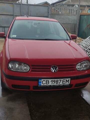 Красный Фольксваген Гольф, объемом двигателя 1.4 л и пробегом 300 тыс. км за 4100 $, фото 1 на Automoto.ua