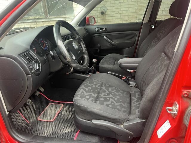 Красный Фольксваген Гольф, объемом двигателя 1.4 л и пробегом 170 тыс. км за 3100 $, фото 4 на Automoto.ua