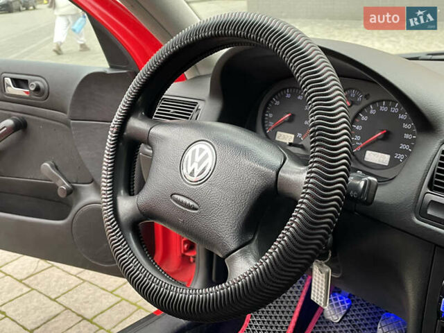 Червоний Фольксваген Гольф, об'ємом двигуна 1.4 л та пробігом 240 тис. км за 2999 $, фото 9 на Automoto.ua