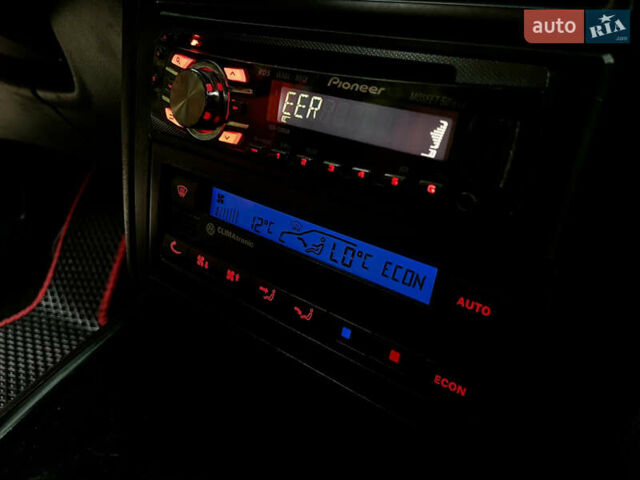 Червоний Фольксваген Гольф, об'ємом двигуна 1.6 л та пробігом 216 тис. км за 3200 $, фото 30 на Automoto.ua