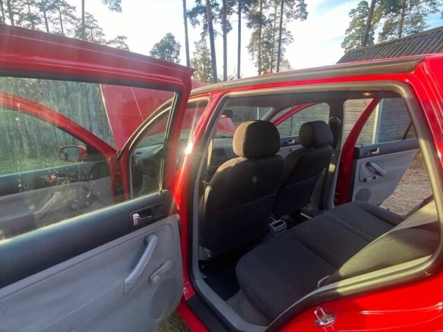 Красный Фольксваген Гольф, объемом двигателя 1.4 л и пробегом 270 тыс. км за 3000 $, фото 6 на Automoto.ua