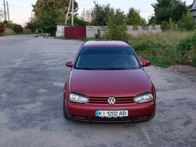 Червоний Фольксваген Гольф, об'ємом двигуна 1.6 л та пробігом 280 тис. км за 4400 $, фото 1 на Automoto.ua