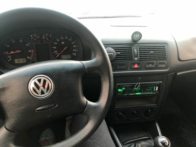 Красный Фольксваген Гольф, объемом двигателя 1.4 л и пробегом 230 тыс. км за 1600 $, фото 6 на Automoto.ua