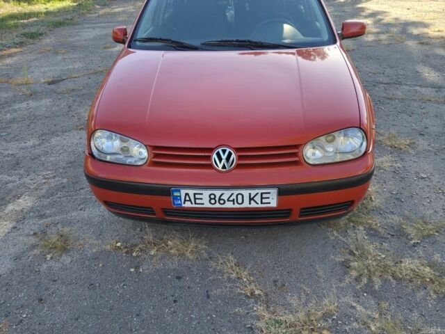 Красный Фольксваген Гольф, объемом двигателя 1.6 л и пробегом 280 тыс. км за 2760 $, фото 6 на Automoto.ua