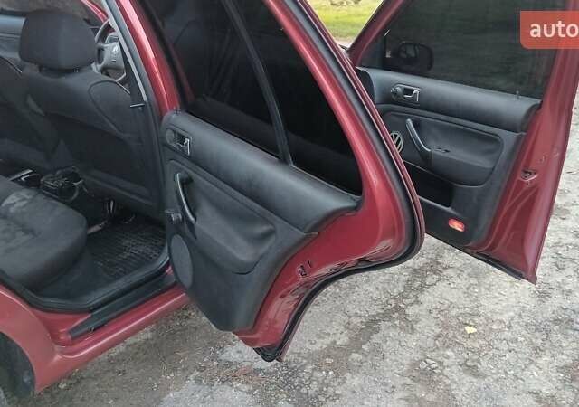 Червоний Фольксваген Гольф, об'ємом двигуна 1.39 л та пробігом 278 тис. км за 2250 $, фото 9 на Automoto.ua