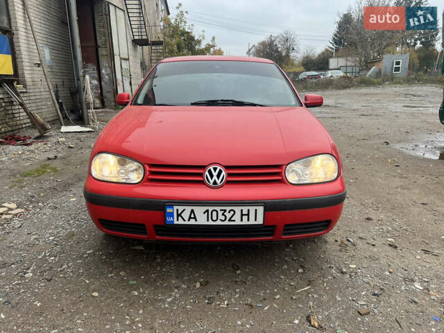 Красный Фольксваген Гольф, объемом двигателя 1.4 л и пробегом 180 тыс. км за 3200 $, фото 1 на Automoto.ua