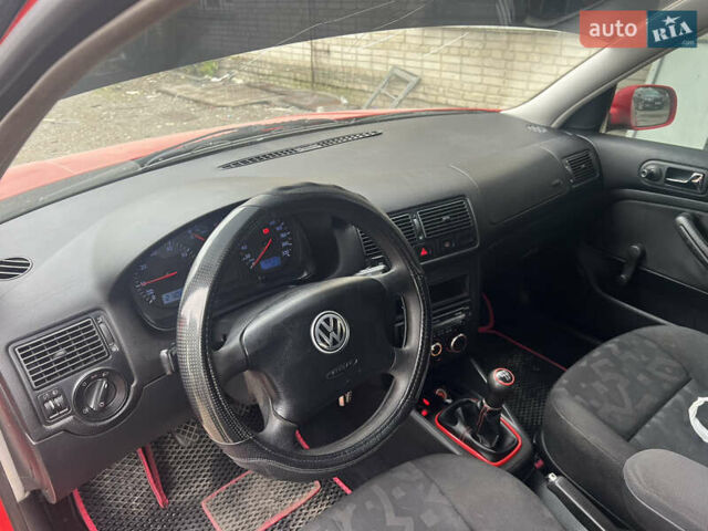 Красный Фольксваген Гольф, объемом двигателя 1.4 л и пробегом 180 тыс. км за 3200 $, фото 17 на Automoto.ua