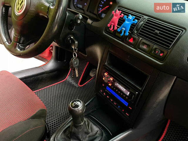 Червоний Фольксваген Гольф, об'ємом двигуна 1.6 л та пробігом 216 тис. км за 3200 $, фото 20 на Automoto.ua