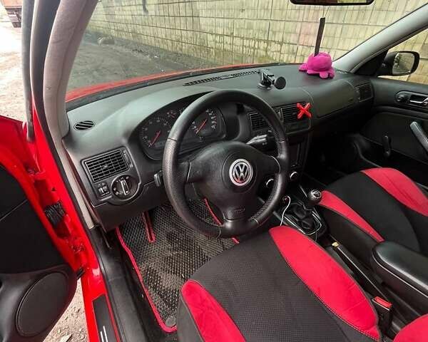 Червоний Фольксваген Гольф, об'ємом двигуна 1.39 л та пробігом 311 тис. км за 3400 $, фото 13 на Automoto.ua