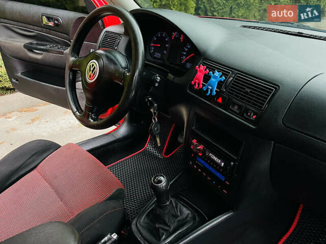 Червоний Фольксваген Гольф, об'ємом двигуна 1.6 л та пробігом 216 тис. км за 3200 $, фото 15 на Automoto.ua