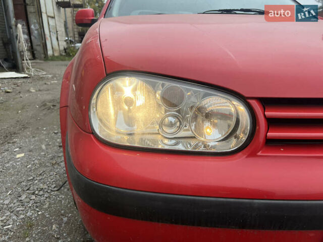 Красный Фольксваген Гольф, объемом двигателя 1.4 л и пробегом 180 тыс. км за 3200 $, фото 5 на Automoto.ua